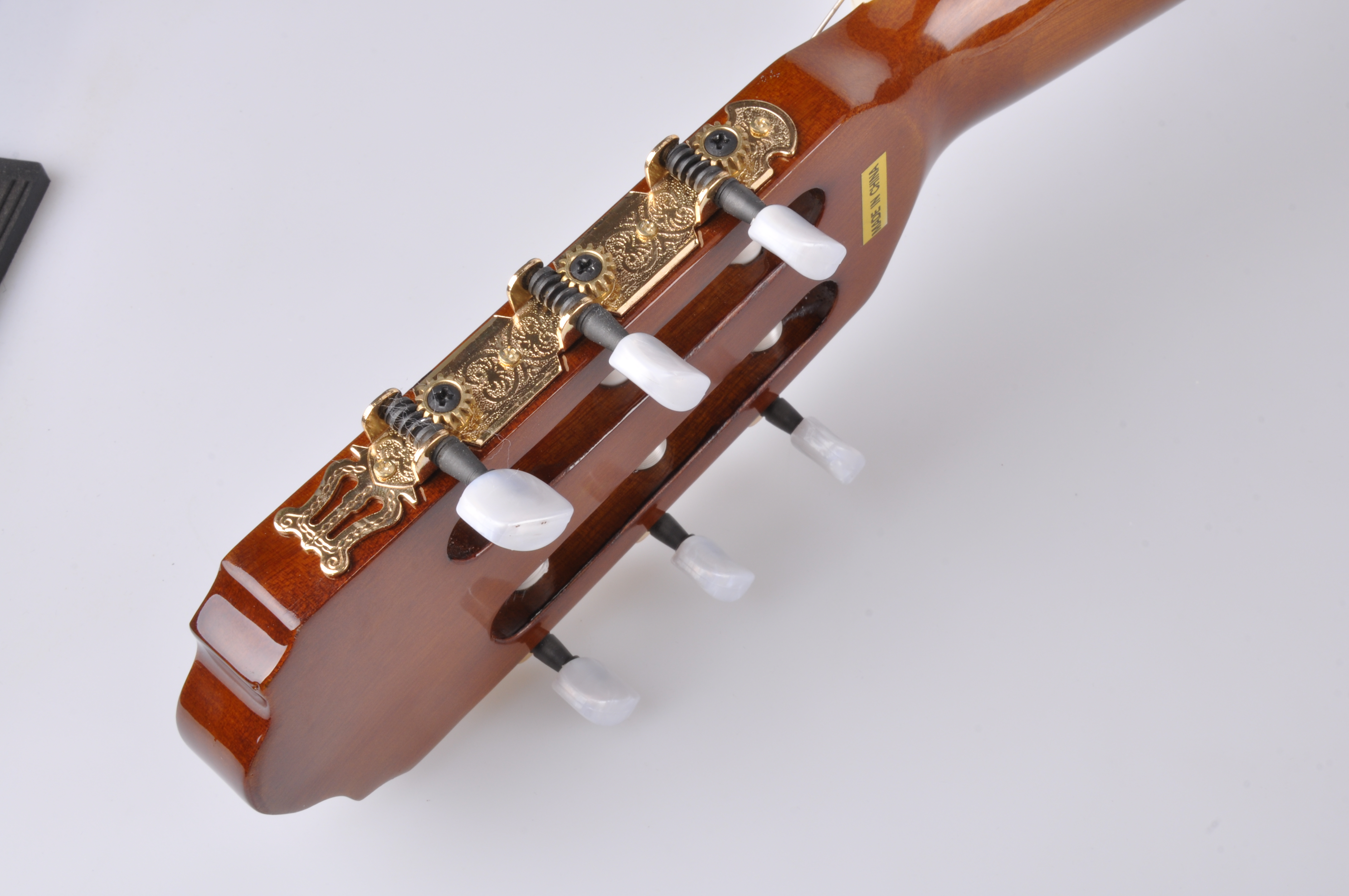 39" Cutaway General Grade Electro Classical Guitar (AC309CE)