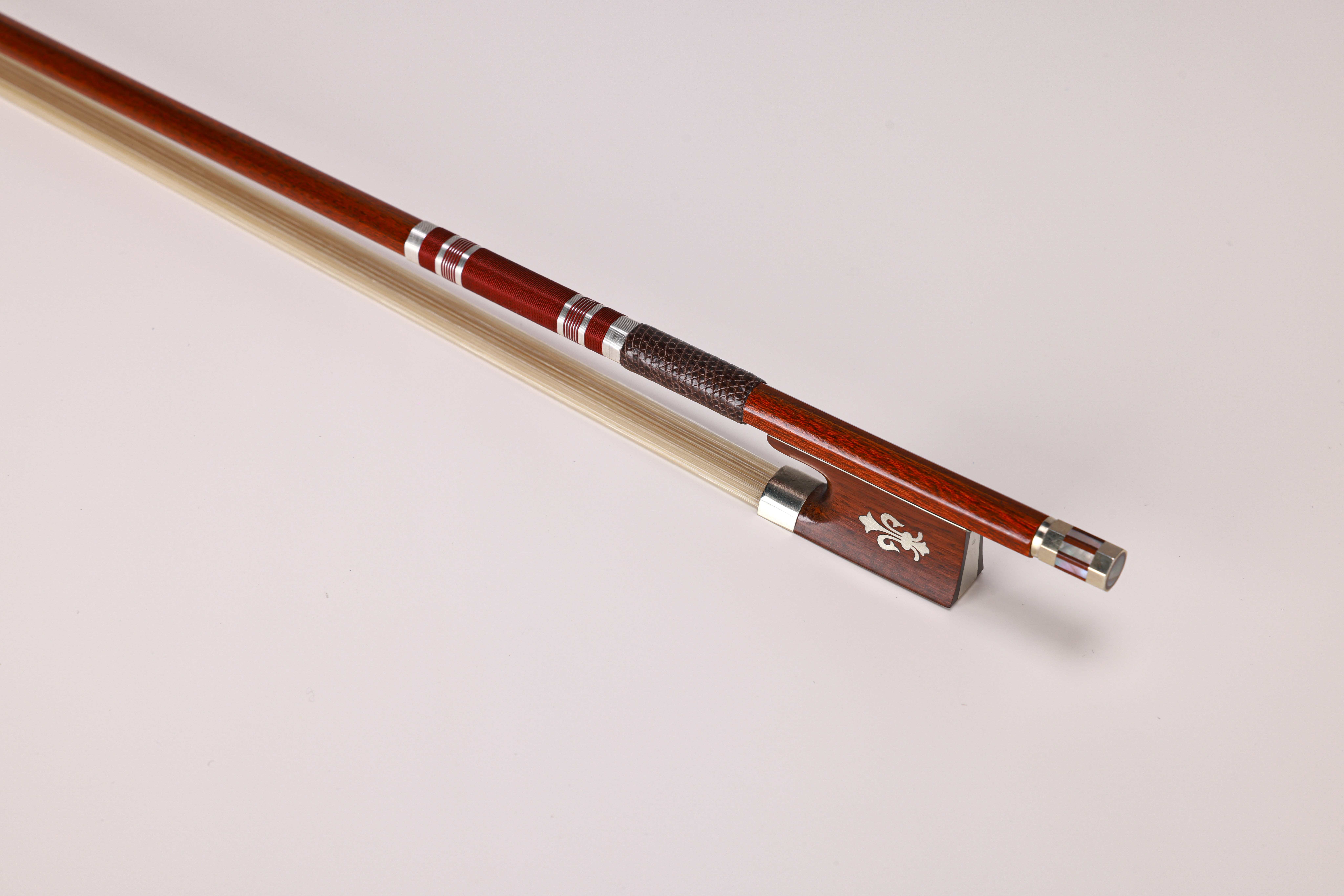 Premium Carbon Fiber Violin Bow Wood Grain Finish Hand Carved Snakewood Frog with Natural Horsehair (WV895CH-W)