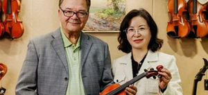 Hofner CEO Klaus Schoeller Visited Aileen Music for Communication And Negotiation.jpg