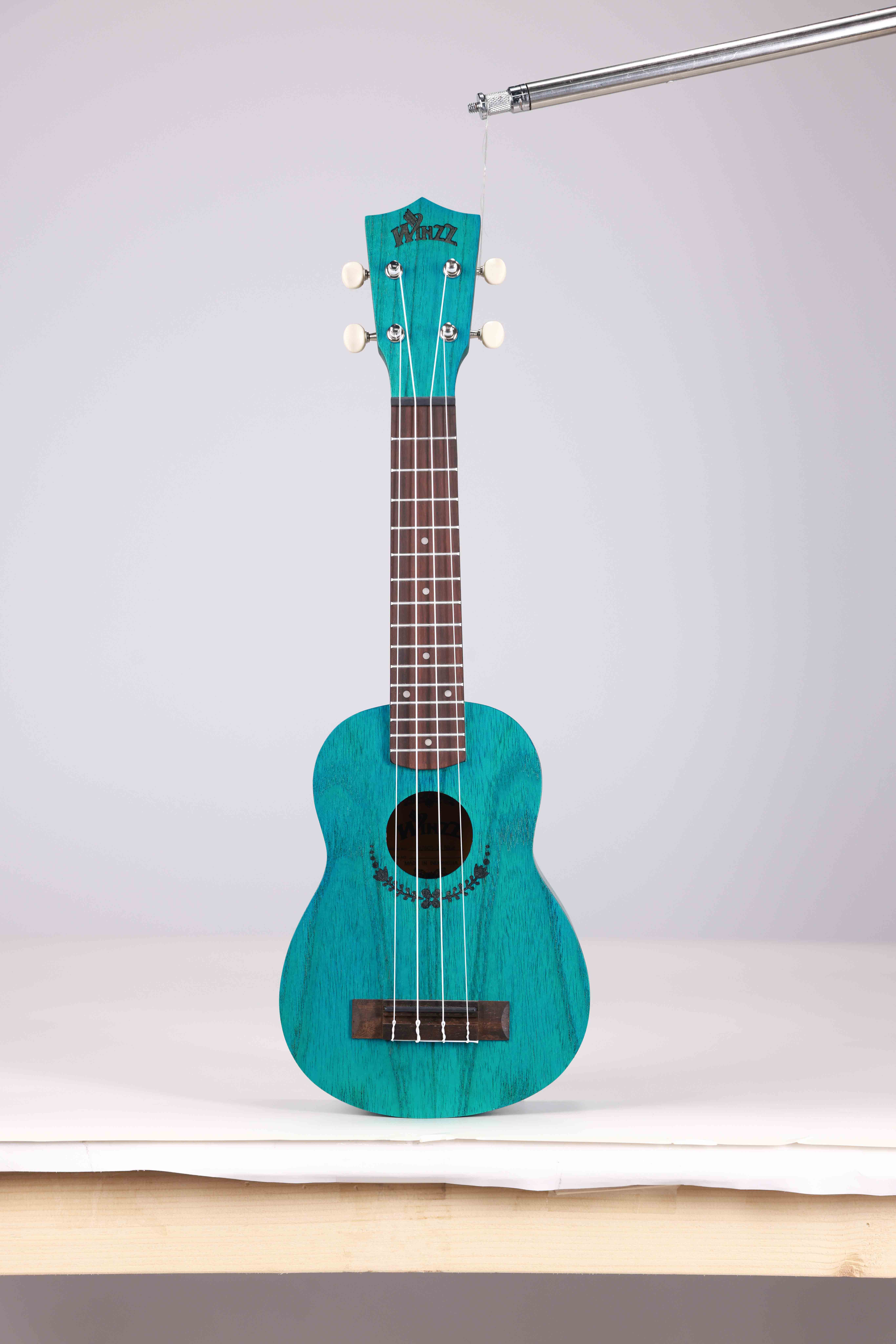 AU605-21 Winzz Colorful Soprano 21'' Ukulele Made in Indonesia