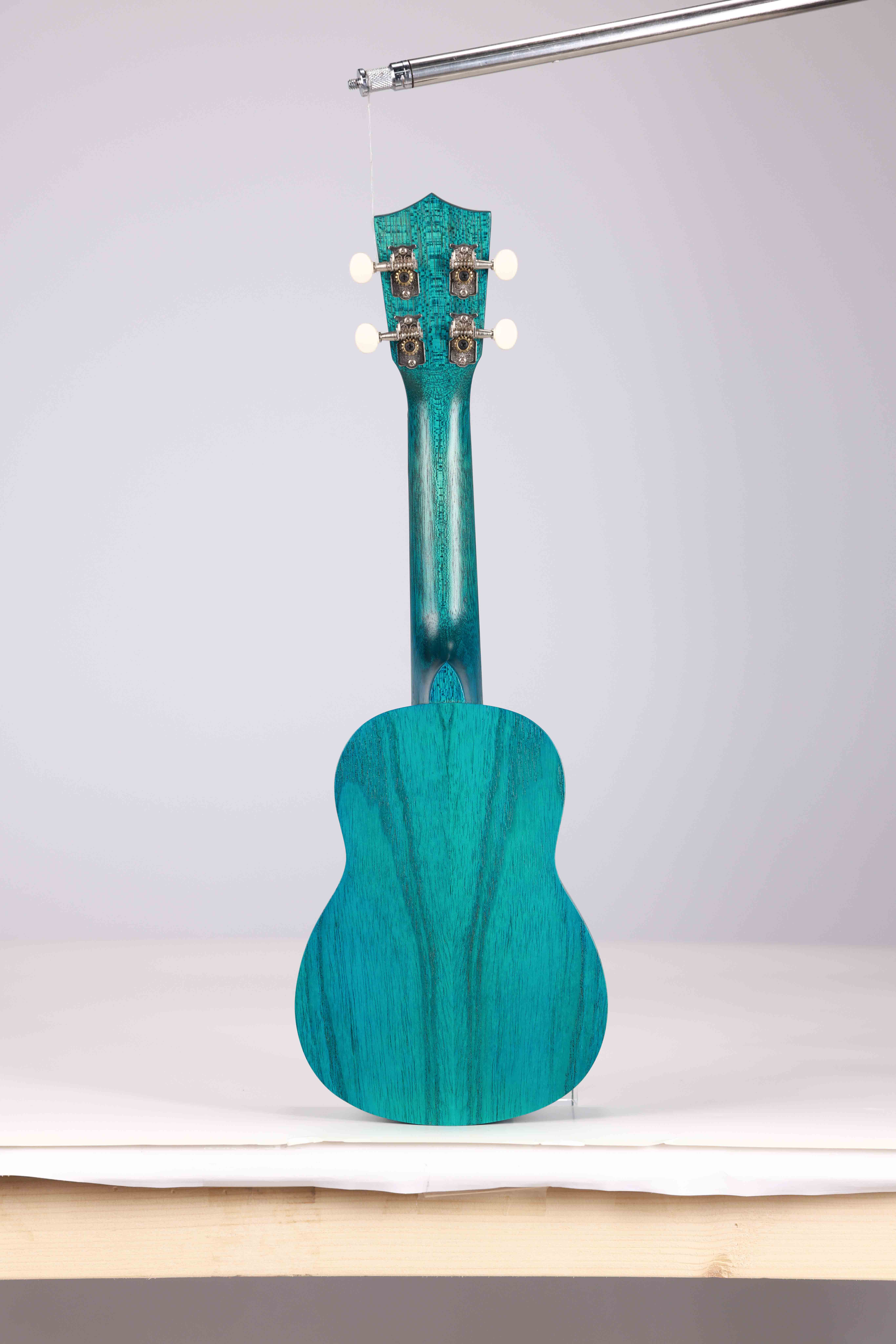 AU605-21 Winzz Colorful Soprano 21'' Ukulele Made in Indonesia