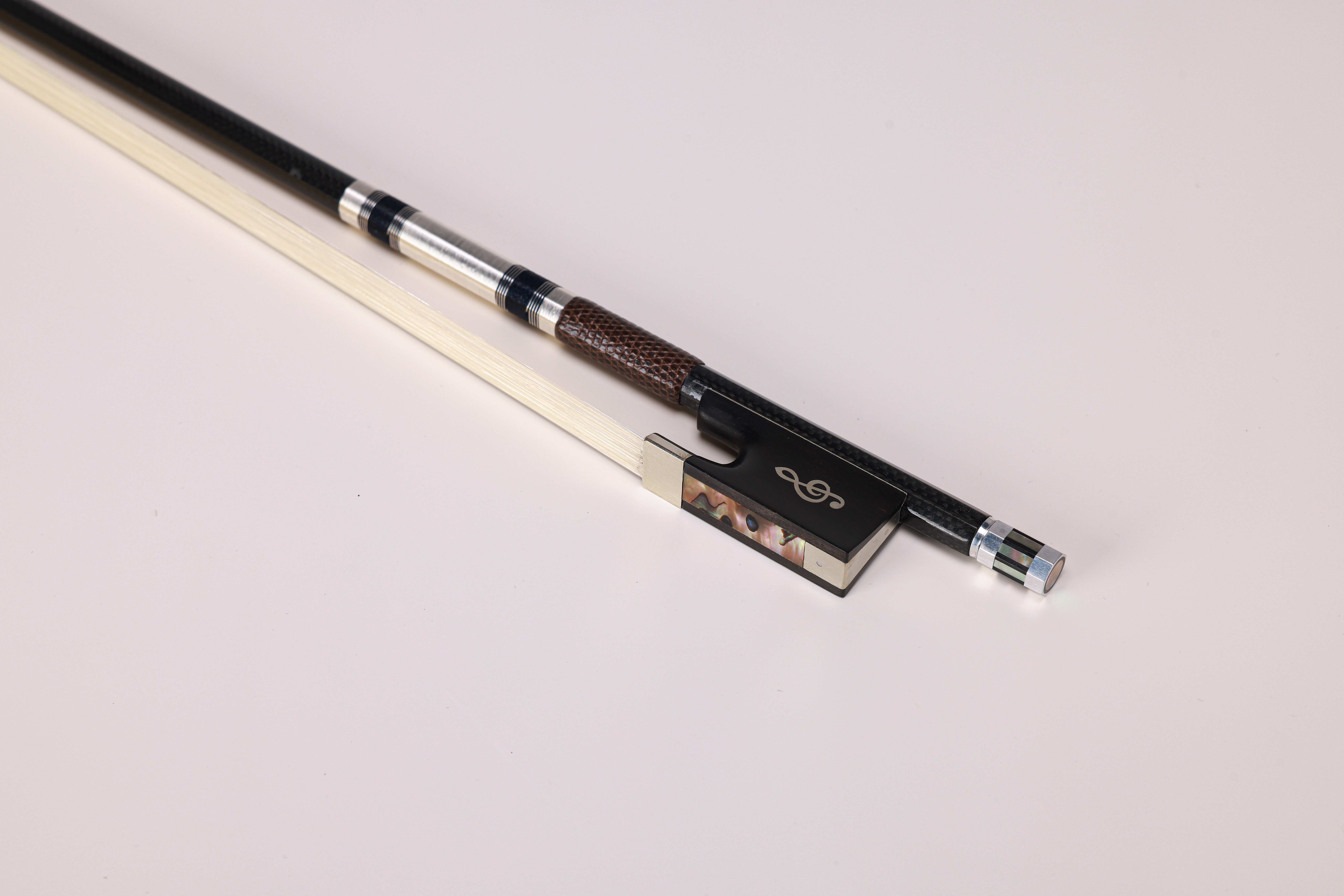 High-Performance Carbon Fiber Violin Bow with Hand-Carved Ebony Frog (WV885CH-G)