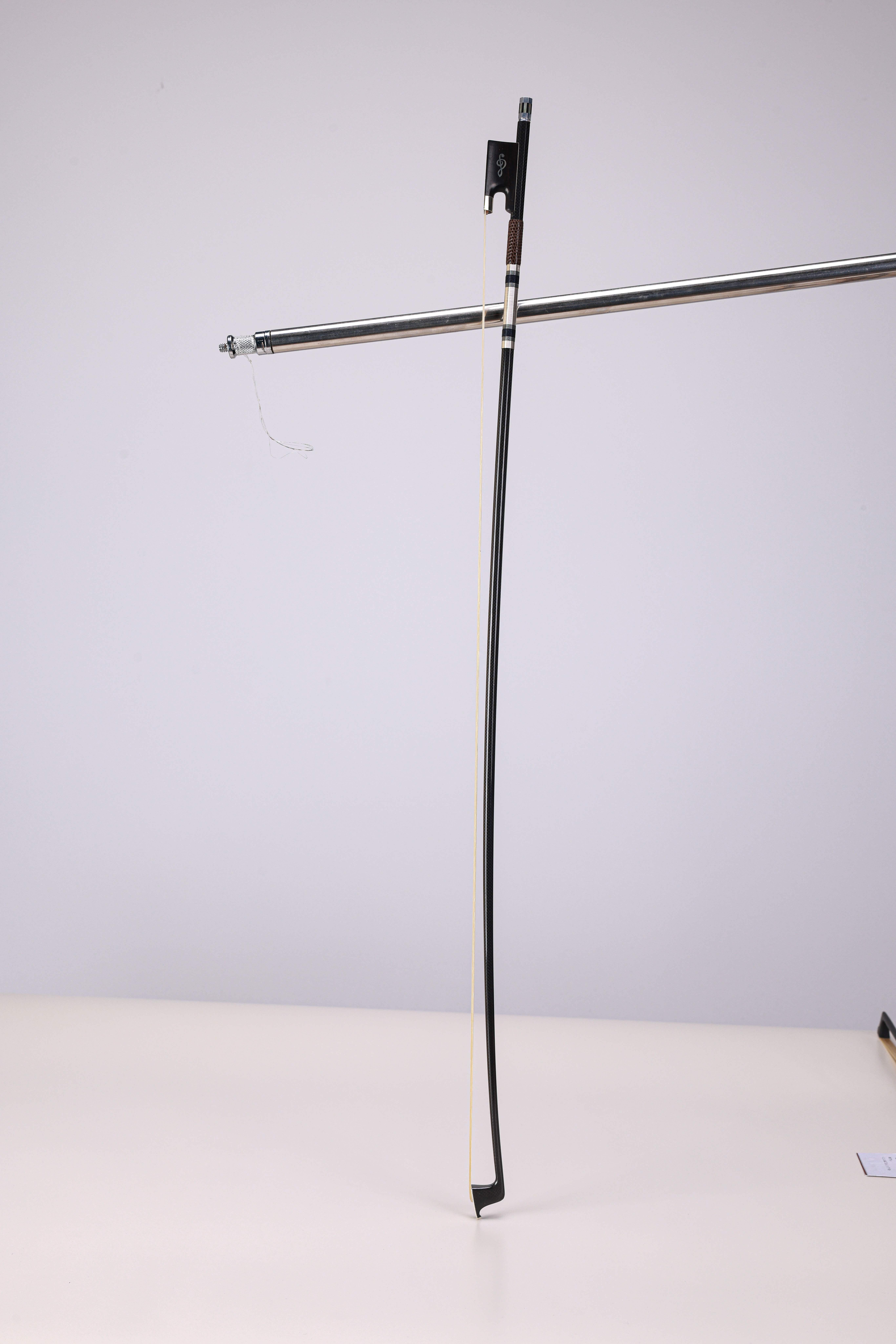 High-Performance Carbon Fiber Violin Bow with Hand-Carved Ebony Frog (WV885CH-G)